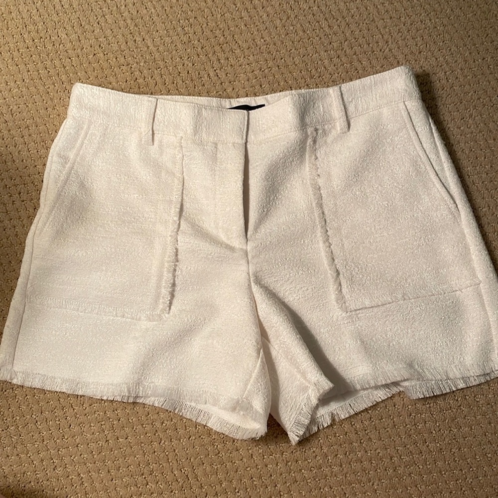 Ann Taylor cream raw edge shorts size 10